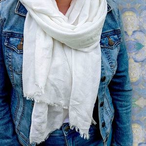🕊EVERYDAY WHITE SCARF🕊